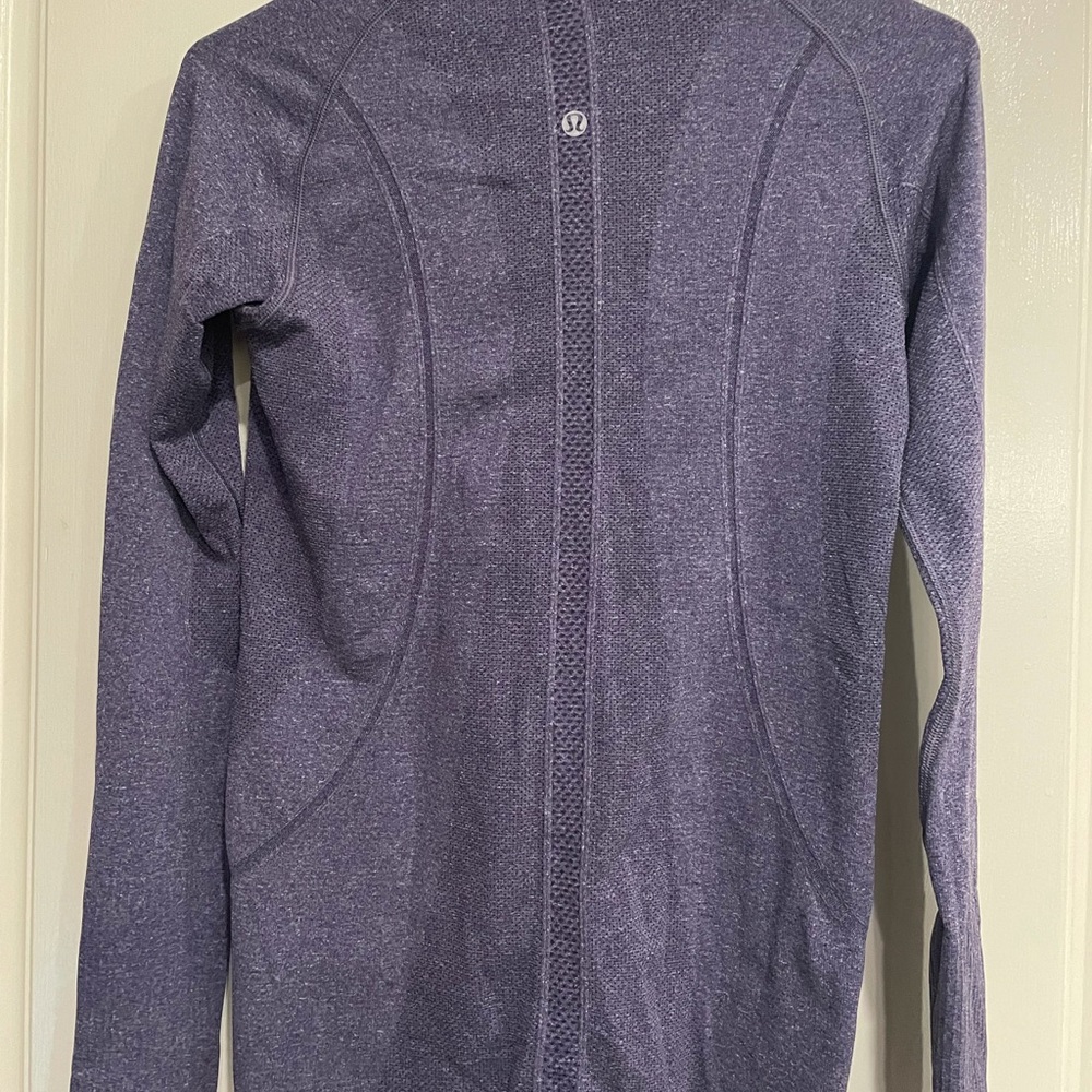 Lululemon relaxed fit